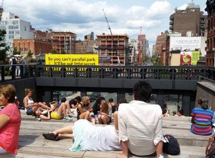 High Line at 10th Avenue Square